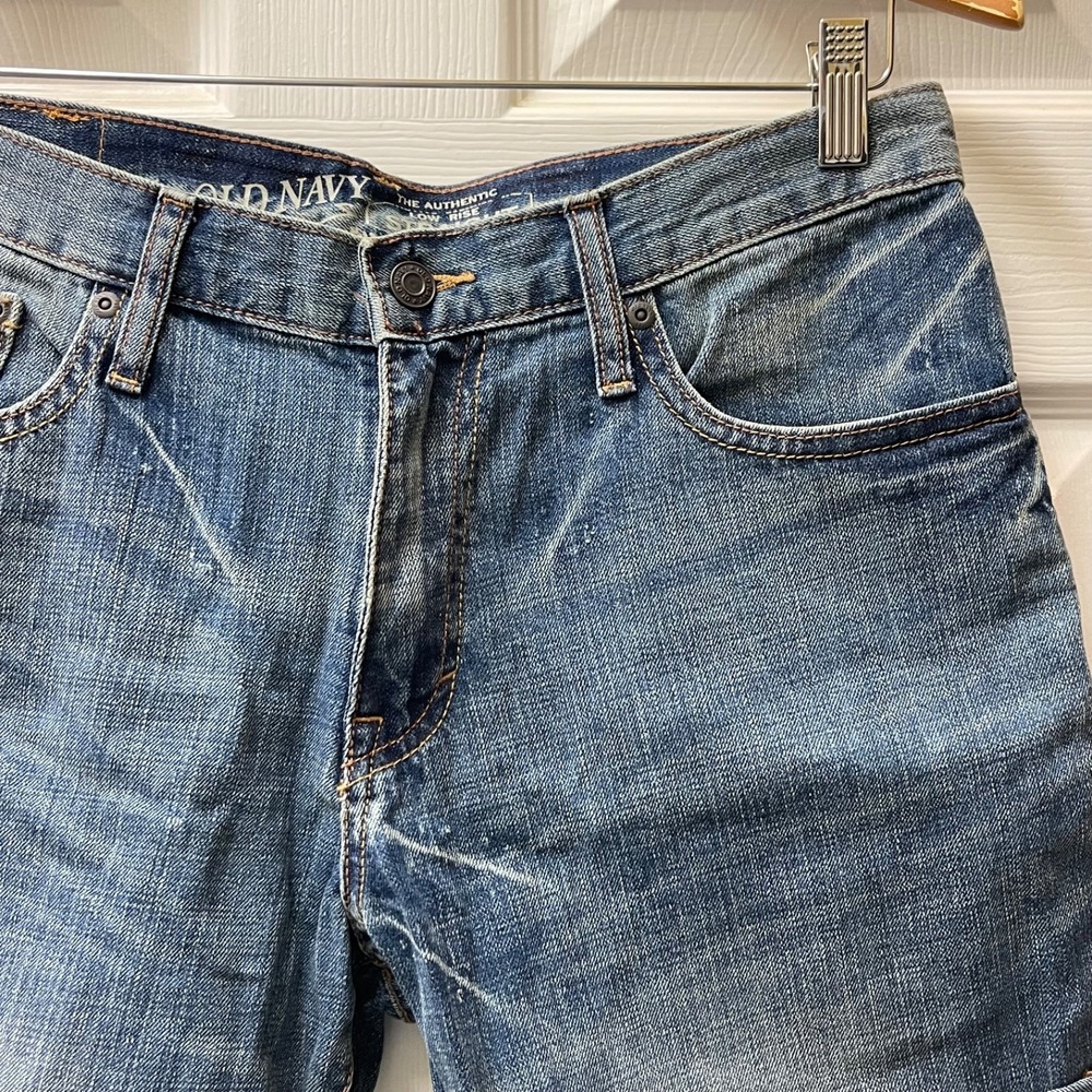 Old Navy Men's 31 Mid-Rise Medium Wash Denim Cut Off Short